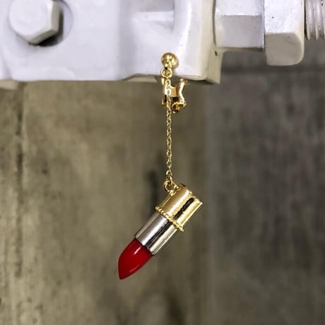 【ひかり様】THROW A KISS　ピアス　2個セット　唇　リップ ひかり様】THROW A KISS ピアス 2個セット 唇 リップ ひかり様】THROW