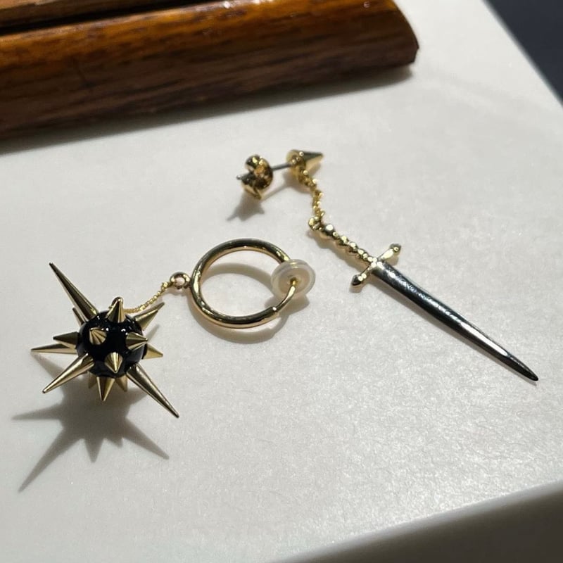 sword ピアス・イヤークリップ | throw-a-kiss