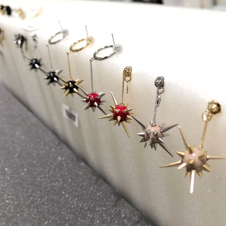 スタッズ ボールピアス・イヤリング