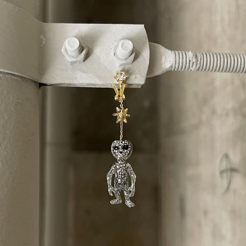 宇宙人ピアス・イヤークリップ / 2色 | throw-a-kiss