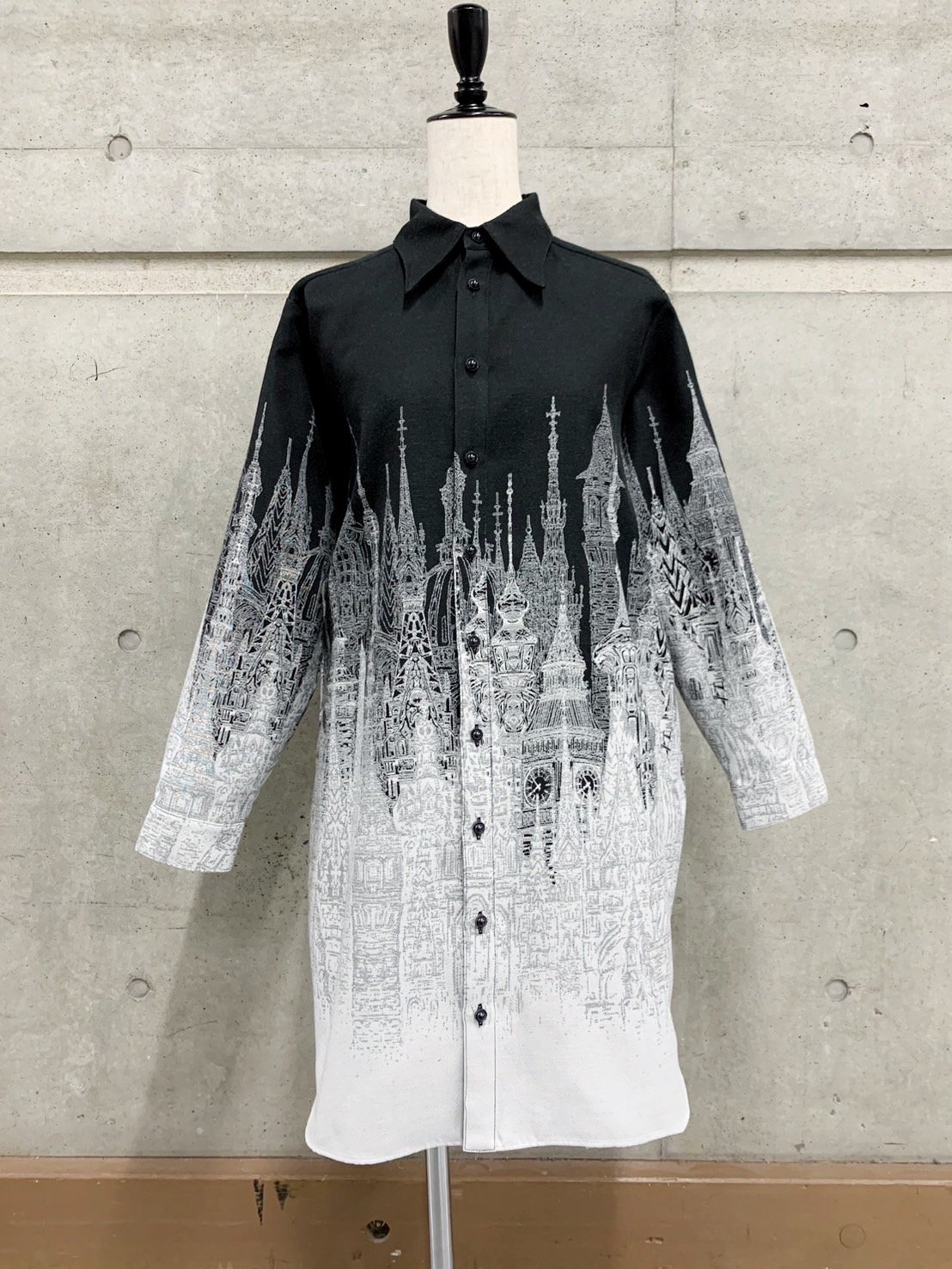 hazama 最後の砦のシャツブラウス