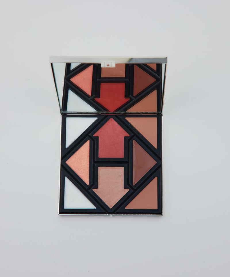 hazama 弾願奏填のアイシャドウ