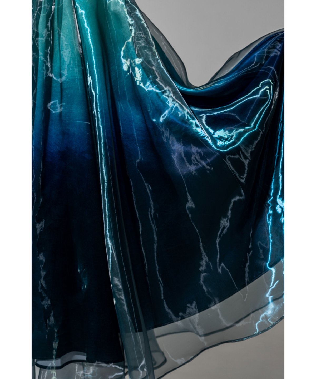 2026/2/27-2026/3/1 WEB注文受付中】見えないものを見ようとして見上げ