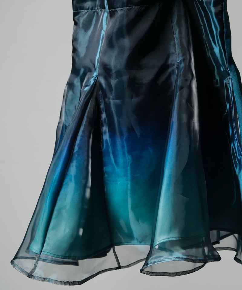 見えないものを見ようとして見上げた夜空に駆ける透明彩度のキャミ