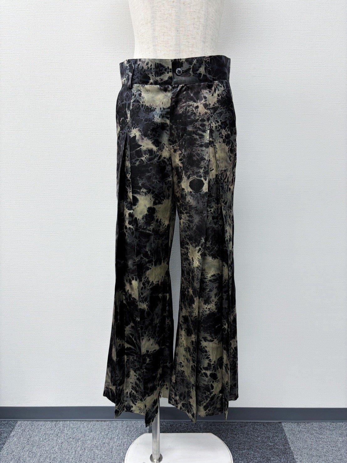 B品】錯綜の結末のフレアパンツ | ha | za | ma