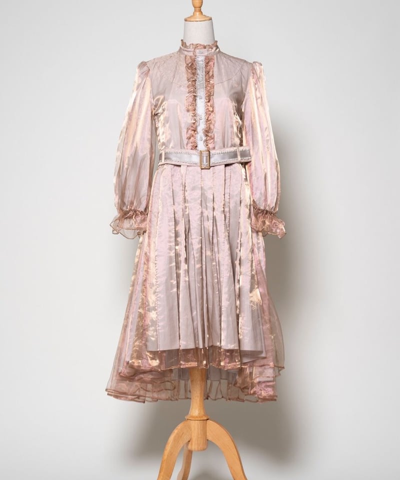 ha | za | ma 夜空に駆ける透明彩度のワンピース