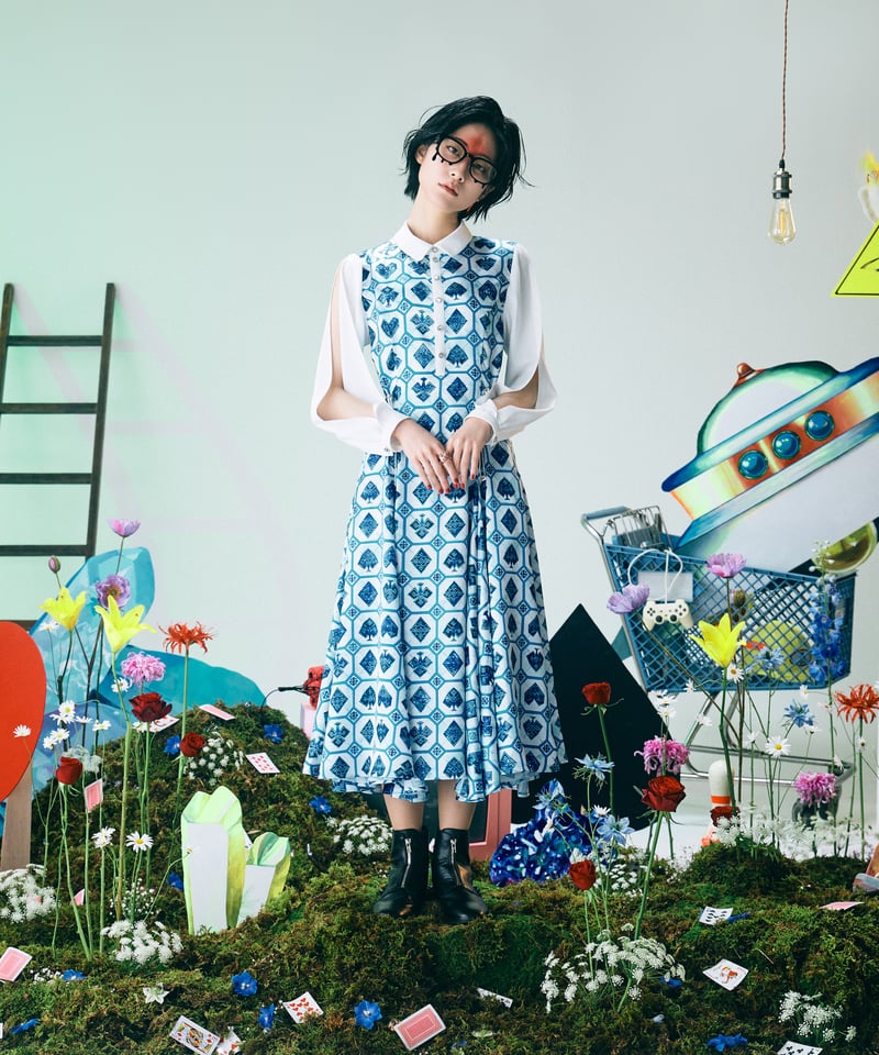 house on the hill ワンピース 2026/5/13-2026/6/16 WEB注文受付中】配り直される物語のワンピース |