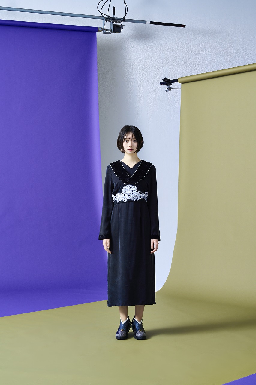 2025/9/30-11/1 WEB注文受付中】煙に巻かれたワンピース | ha | za