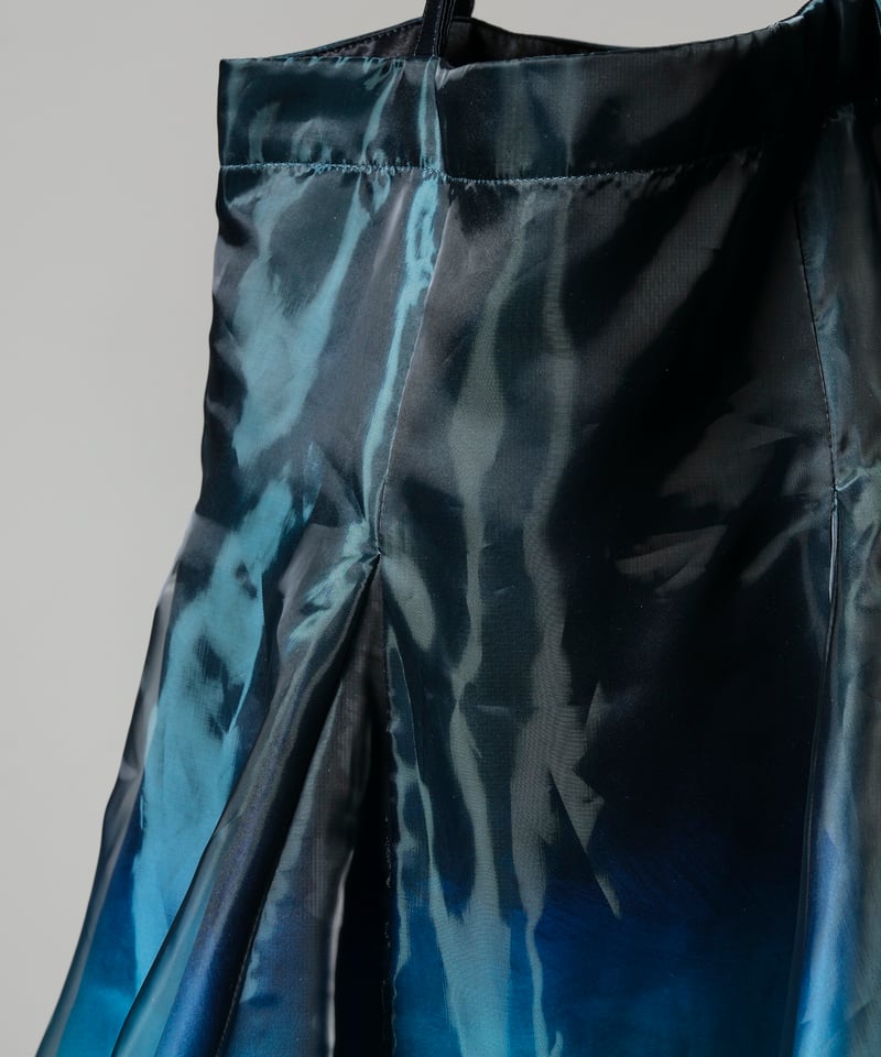 見えないものを見ようとして見上げた夜空に駆ける透明彩度のキャミ