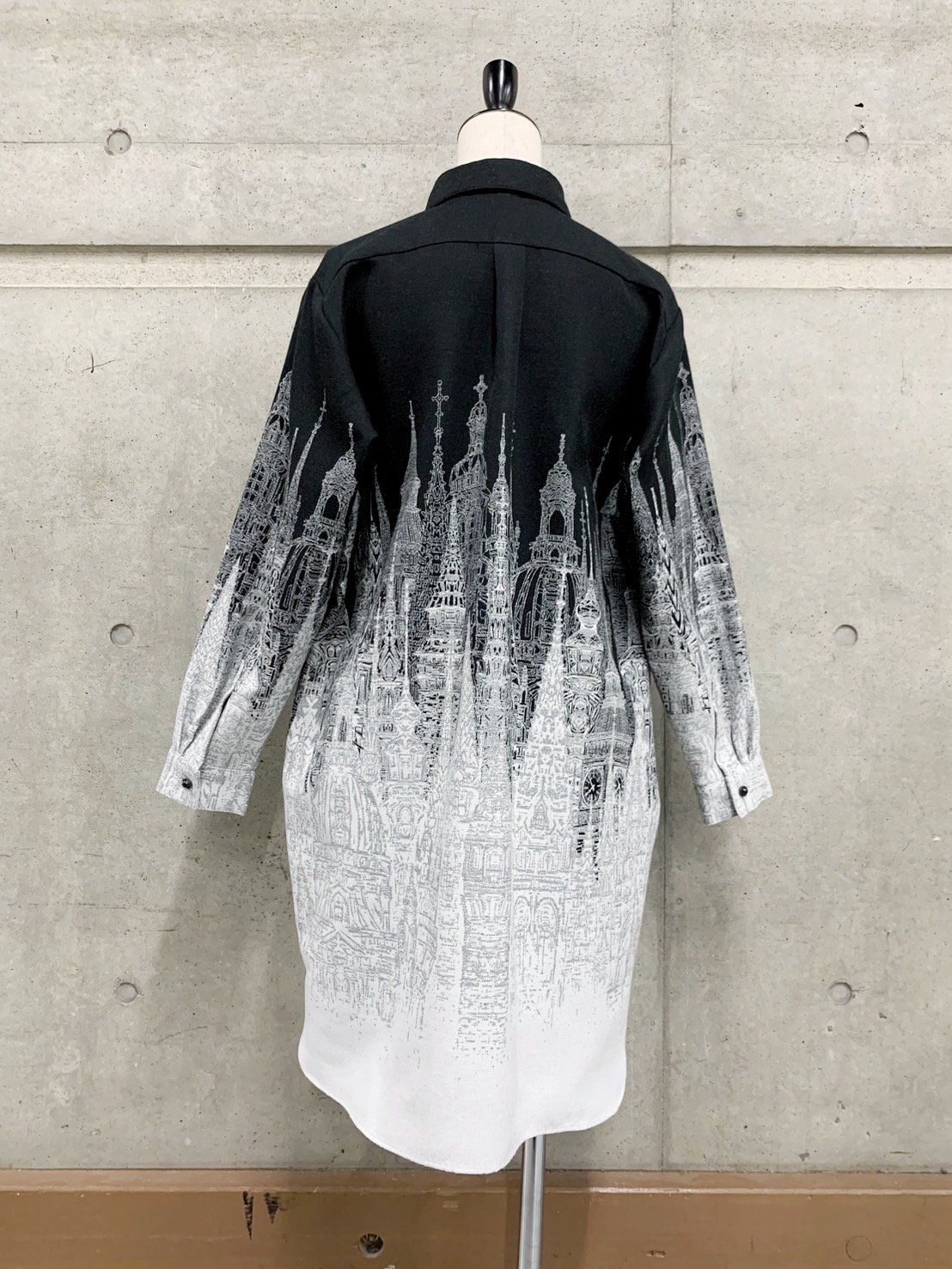 hazama 最後の砦のシャツブラウス