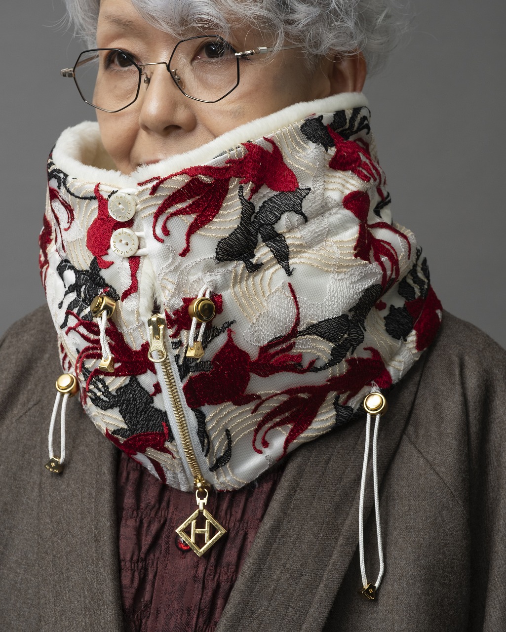 ha|za|ma　レーススヌード 2025/9/30-11/1 WEB注文受付中】尾を引き奏でる波紋のレース