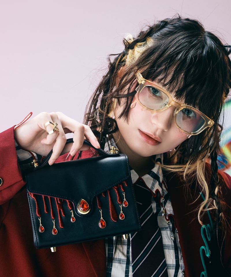 シ*ツ様 ZARD公式グッズ ショルダーバッグ 新品未開封 2026/5/13-2026/6/16 WEB注文受付中】溢れるレザーショルダーバッグ |