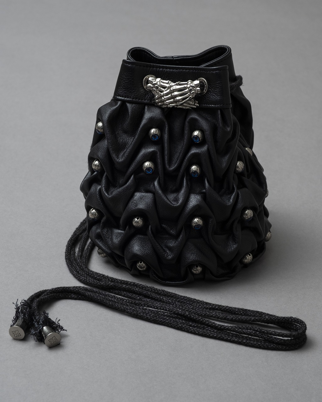 早割9/16まで◎ モルミルス レザー巾着バッグ BLACK かぐれ 楽天市場】mormyrus(モルミルス) 巾着の通販