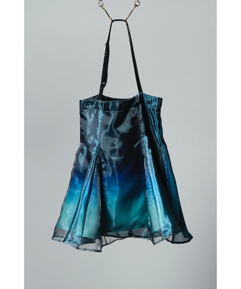 見えないものを見ようとして見上げた夜空に駆ける透明彩度のキャミ