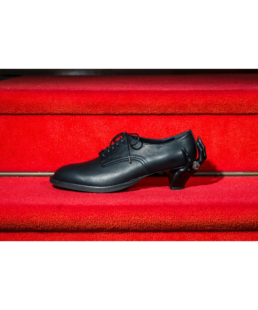 惹きずり込まれる運命のドレスシューズblack×red