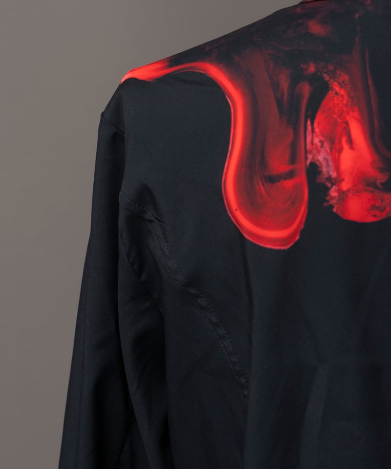 鮮烈に滲む狂気のシャツブラウス | ha | za | ma