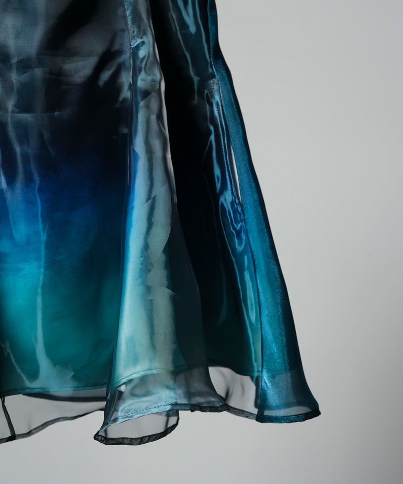 見えないものを見ようとして見上げた夜空に駆ける透明彩度のキャミ