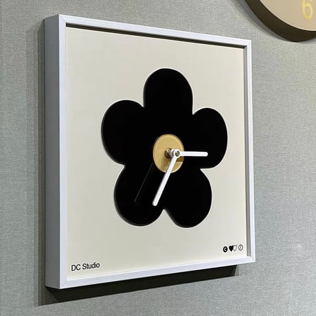 #フラワー モチーフ スクエア クロック 壁掛け時計 花