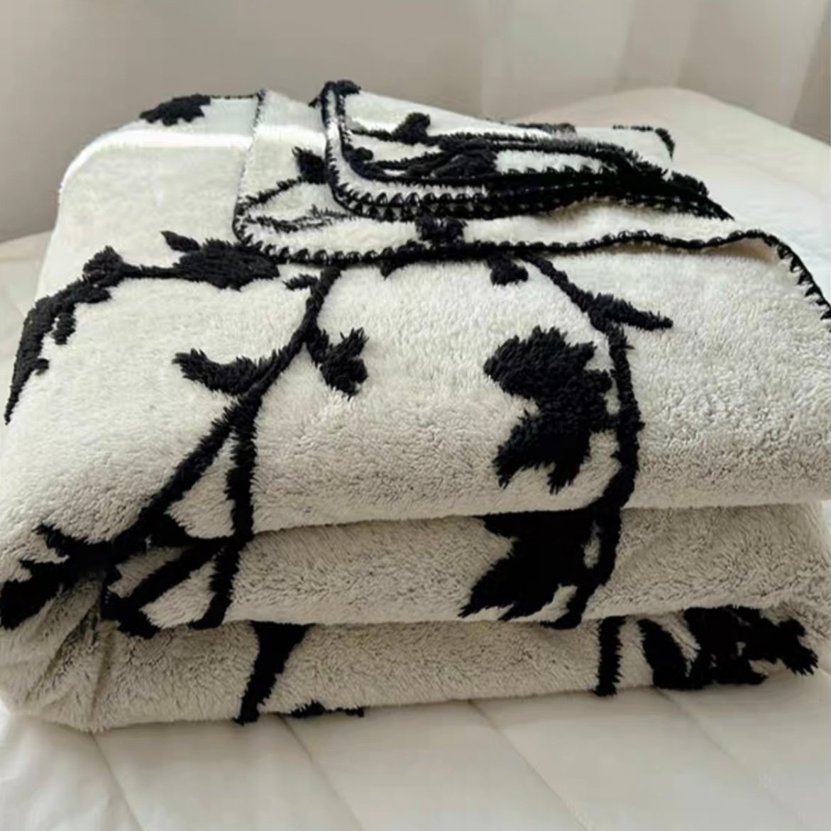 【激レア】シュガーバニーズ　膝掛け毛布　ブランケット 71EiFbrw9GL._UF350,350_QL50_.jpg