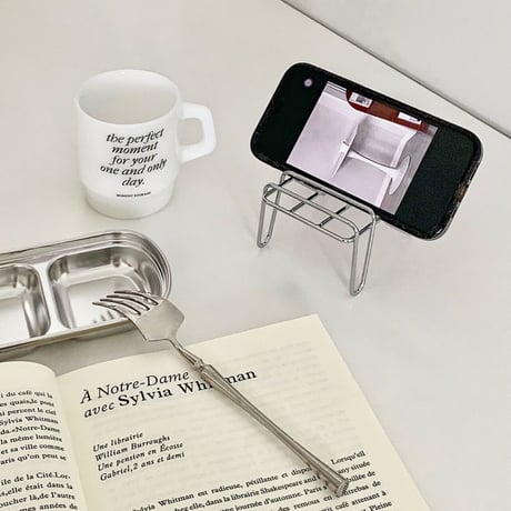 #椅子モチーフ スマホ スタンド シルバー オブジェ