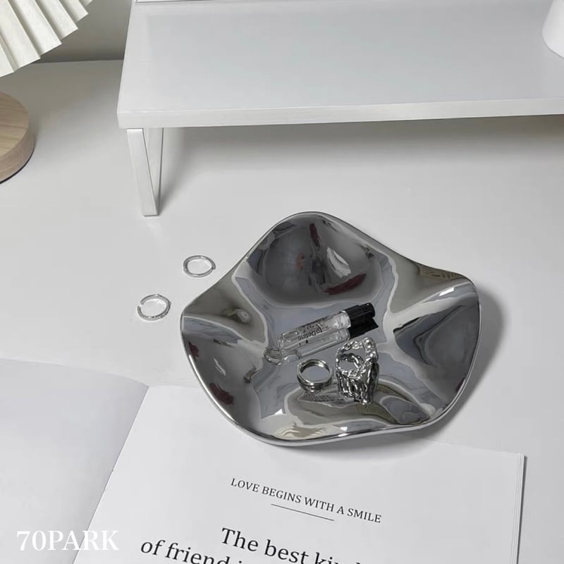 ニュアンス 不規則 ウエーブ ミラー トレイ シルバー | 70PARK