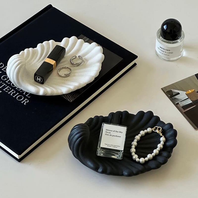 マット モノトーン シェル モチーフ セラミック アクセサリー トレイ