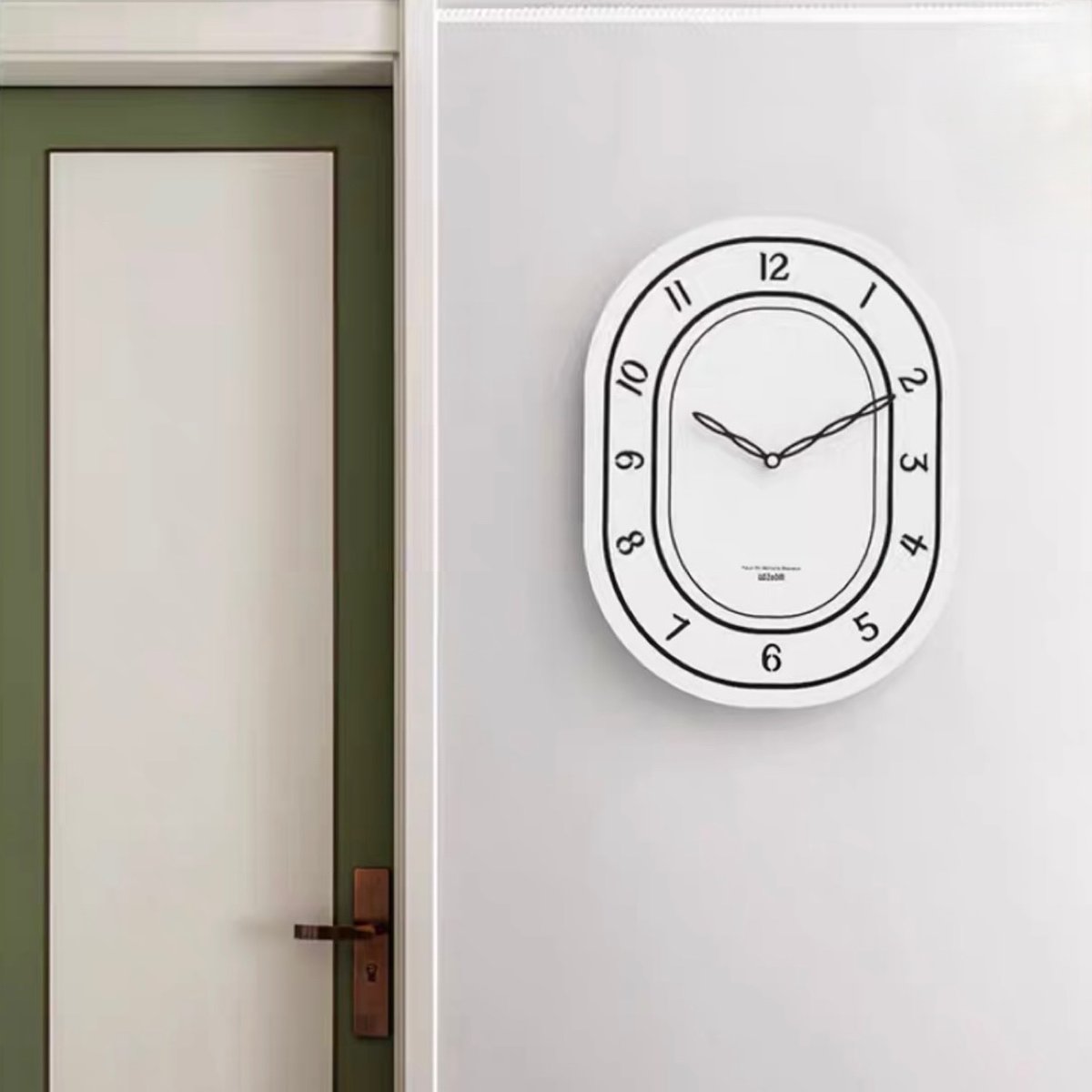 オーバル型 アクリル ホワイト クロック 掛け時計 | 70PARK