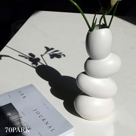 #ユニークモチーフ ホワイト フラワーベース  花瓶