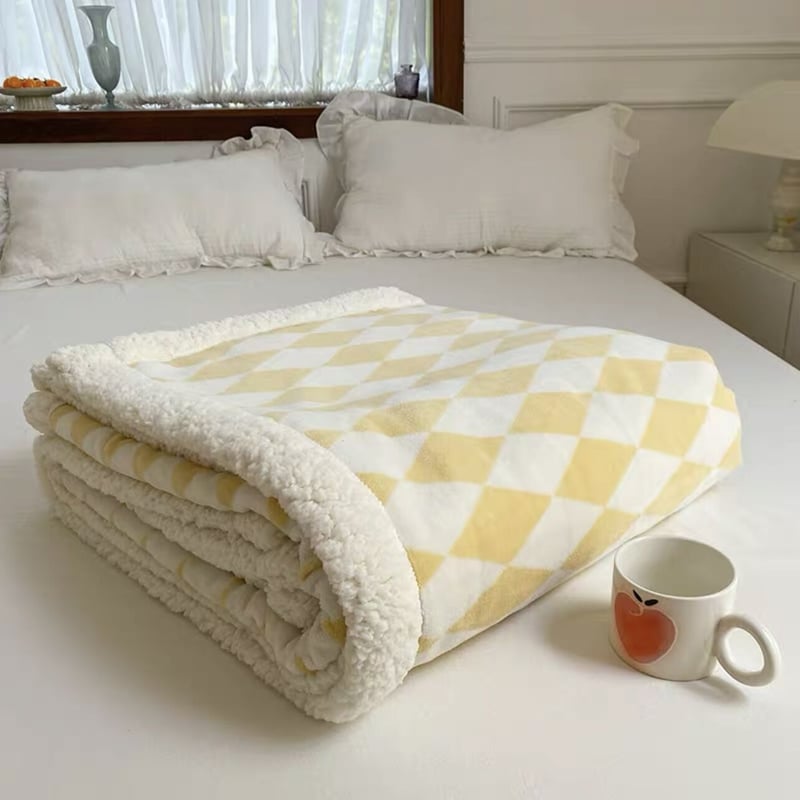 FENDI 幾何学模様 フリースブランケット FENDI 幾何学模様 フリース