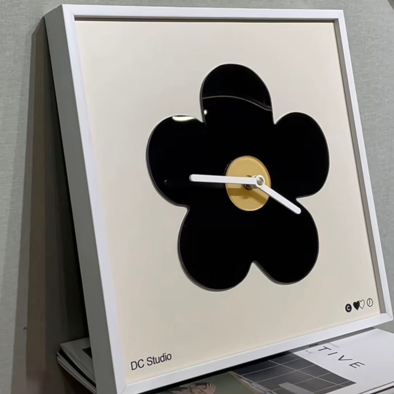 フラワー モチーフ スクエア クロック 壁掛け時計 花 | 70PARK