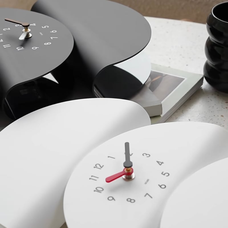 ハーフムーン デザイン クロック 全2色 半円 壁掛け時計 | 70PARK