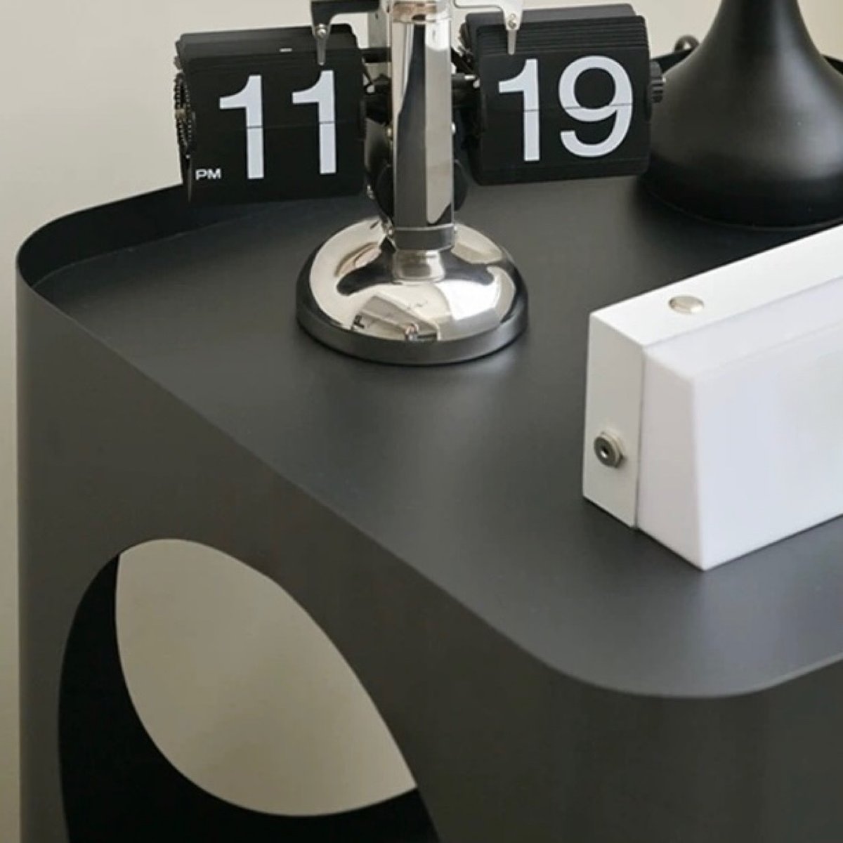 キャスター付 三段 アイアン 穴あき サイドテーブル 全3色 ワゴン | 70PARK