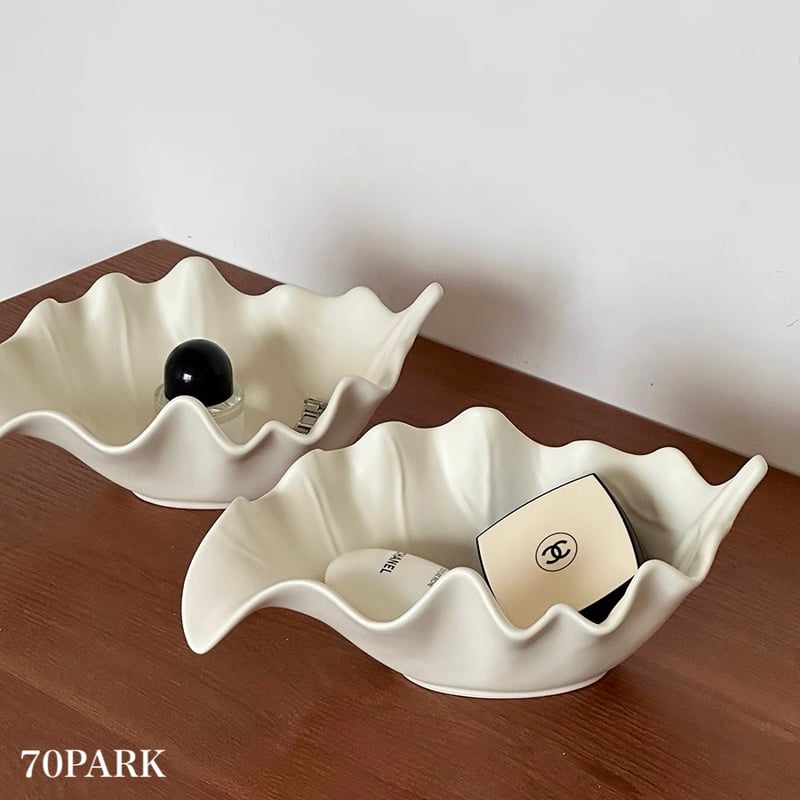 リーフ モチーフ ウエーブ セラミック アクセサリー トレイ ホワイト