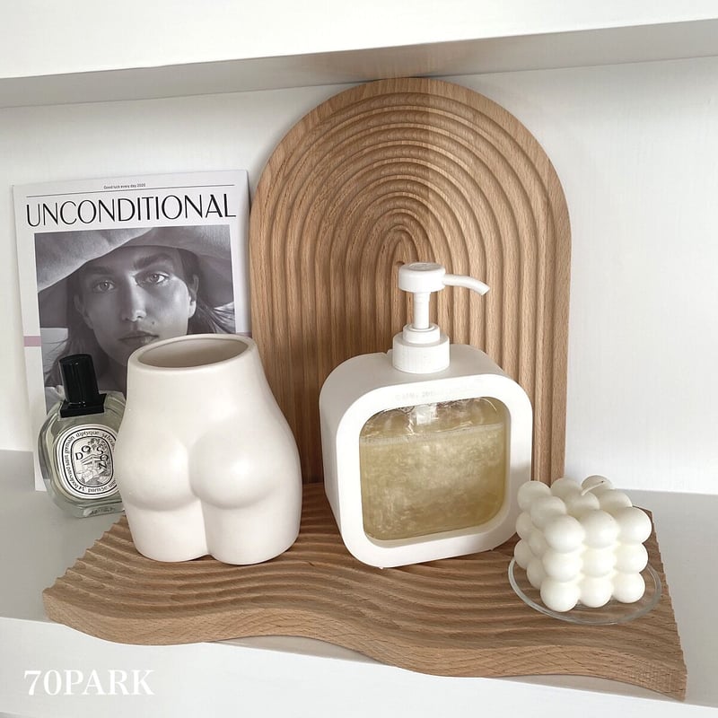 AREA WARE ヒップ　フラワーベース 花瓶　オブジェ ボディ　２点セット AREA WARE ヒップ フラワーベース 花瓶 オブジェ ボディ - メルカリ