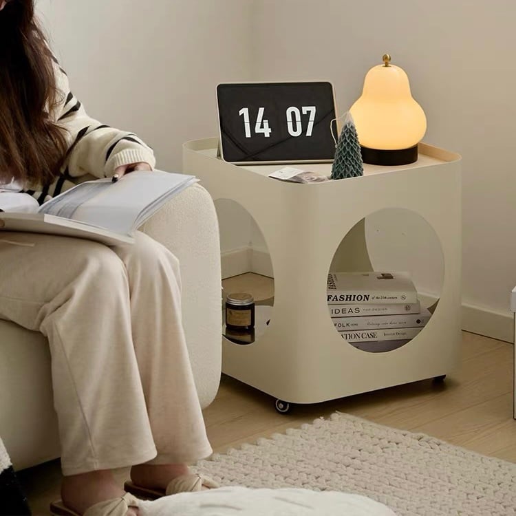 キャスター付きアイアンテーブル キャスター付 アイアン 穴あき サイドテーブル 全2色 ワゴン | 70PARK