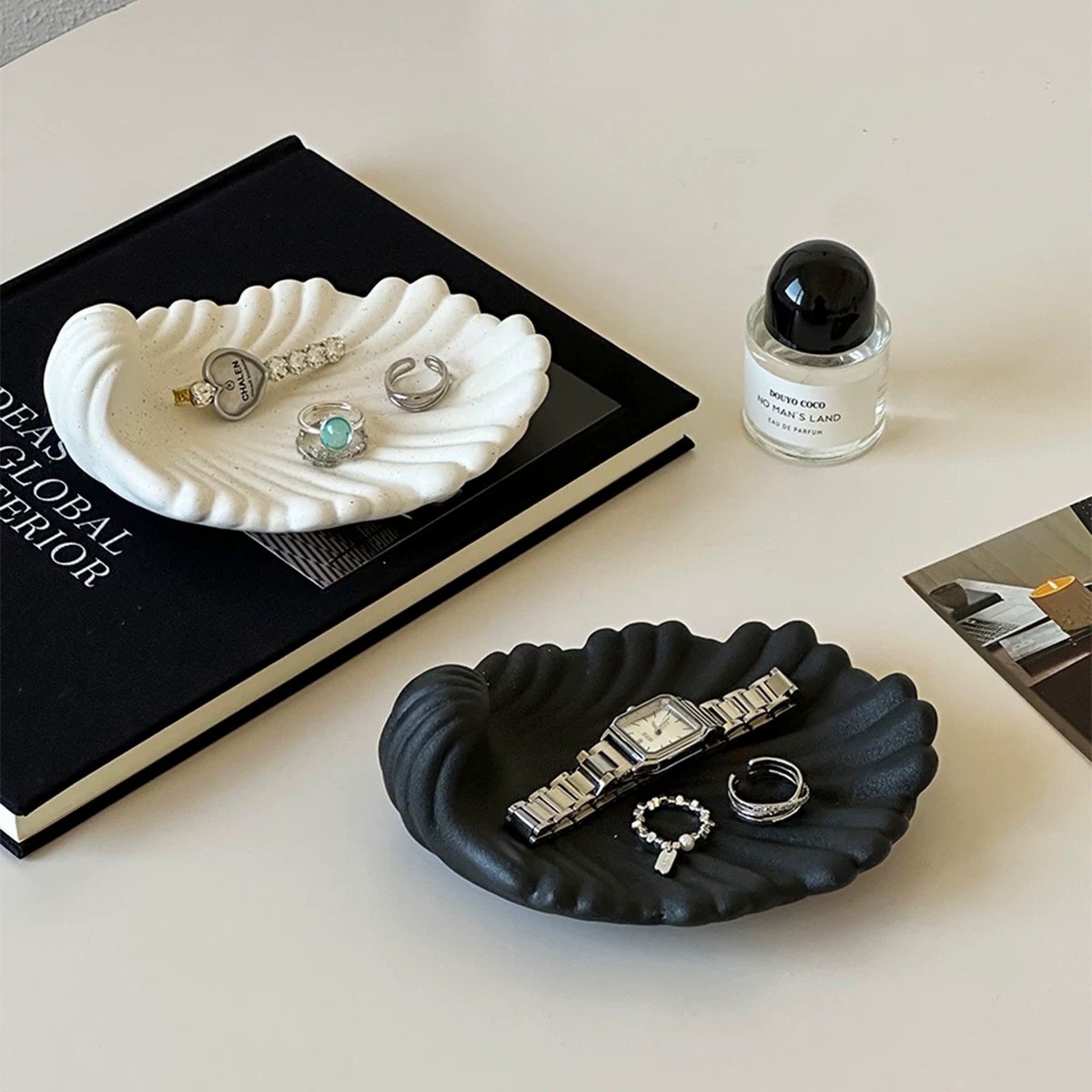 マット モノトーン シェル モチーフ セラミック アクセサリー トレイ