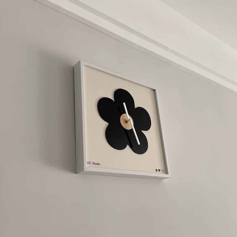 フラワー モチーフ スクエア クロック 壁掛け時計 花 | 70PARK