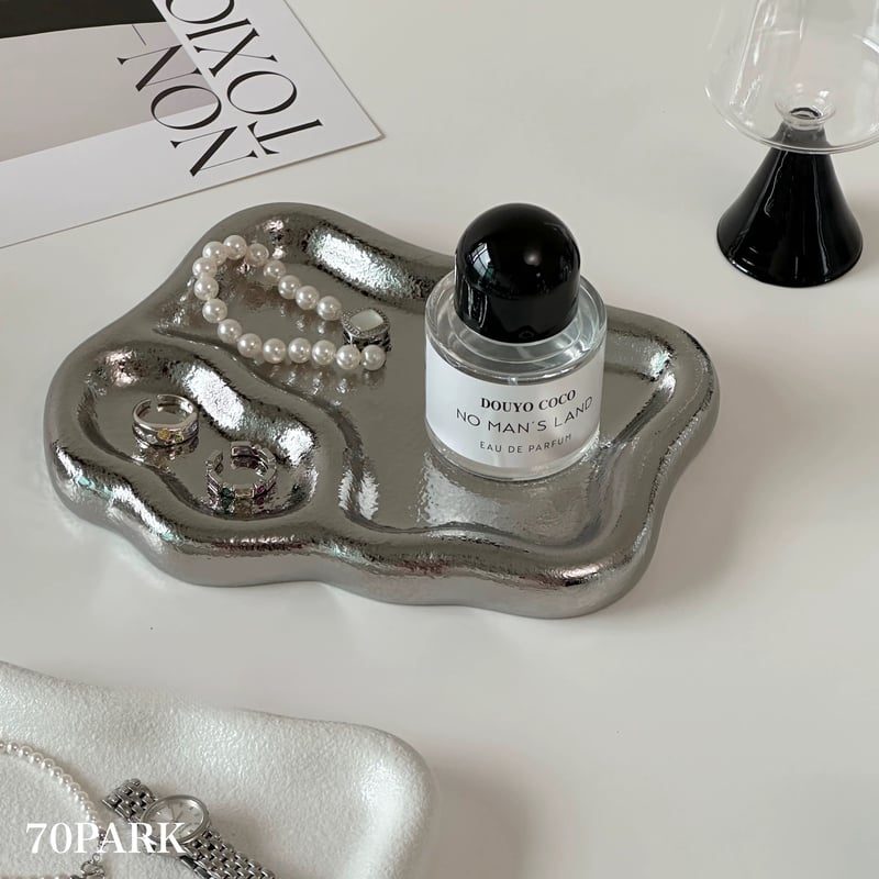 MACKENZIE-CHILDS セラミックトレイ、装飾用のユニークなトレイ Amazon.com: MACKENZIE-CHILDS Small Tray, Decorative Tray for