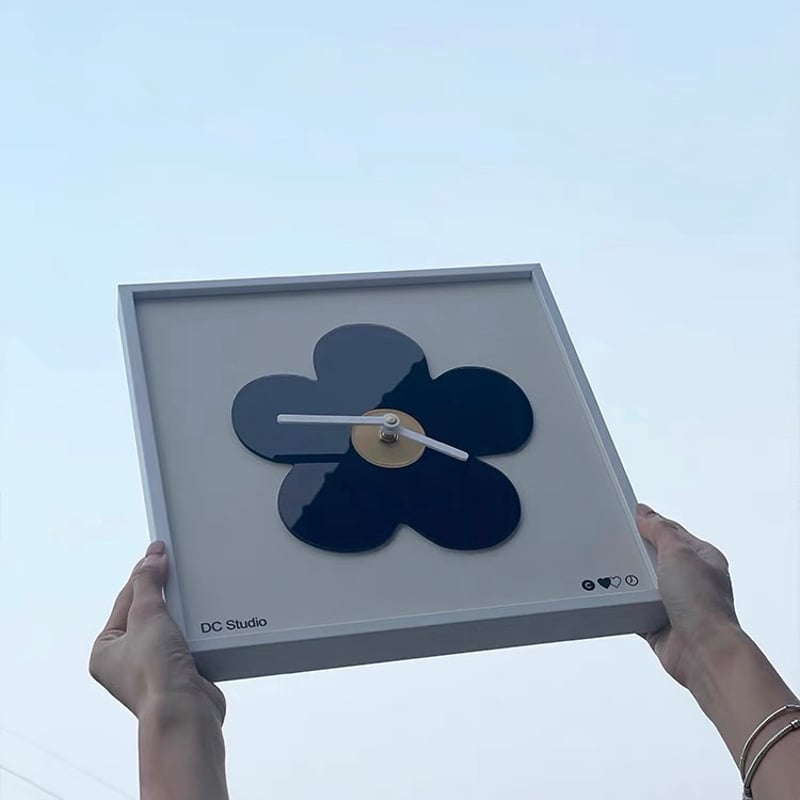 クラシック 壁掛け時計 花モチーフ フラワー モチーフ スクエア クロック 壁掛け時計 花 | 70PARK