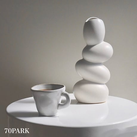 #ユニークモチーフ ホワイト フラワーベース  花瓶