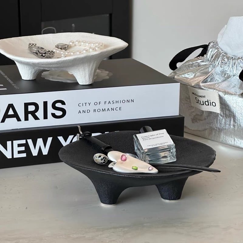 マットカラー 脚付き ラウンド アクセサリー トレイ 全2色 | 70PARK