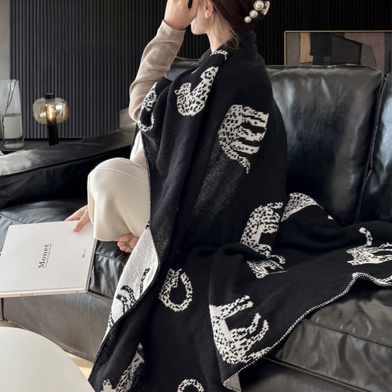 チーター柄 ニット ブランケット 130×170 黒 膝掛け マルチカバー | 70PARK
