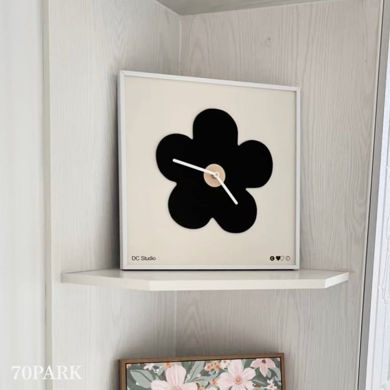 フラワー モチーフ スクエア クロック 壁掛け時計 花 | 70PARK