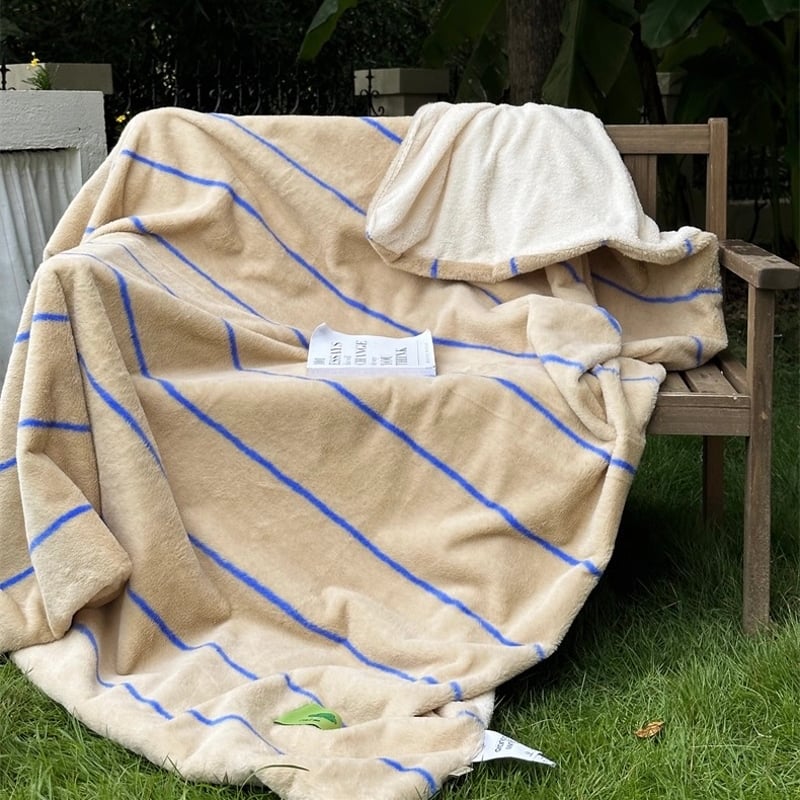 新品未使用　2枚セットFENDI ベージュストライプブランケット 新品未使用 2枚セットFENDI ベージュストライプブランケット