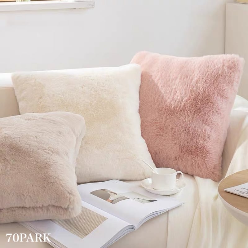 フラッフィ フェイクファー クッションカバー 全4色 45×45 | 70PARK フラッフィ フェイクファー クッションカバー 全4色 45×45 | 70PARK