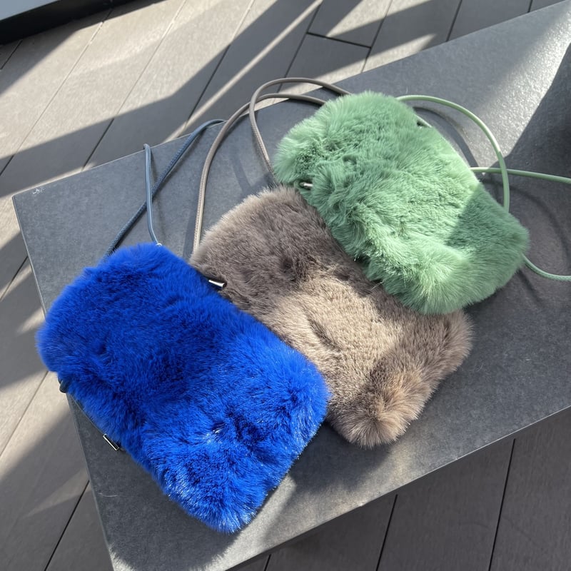 CACTUS PLANT FLEA MARKETフェイクファー ショルダーバッグ CACTUS PLANT FLEA MARKETフェイクファー ショルダーバッグ