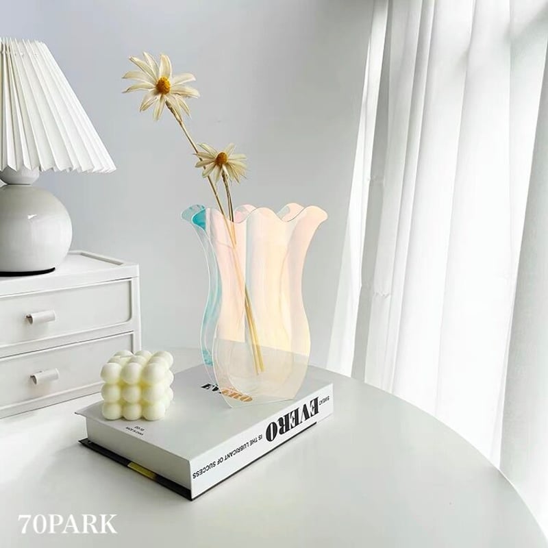 オリエント&フルーム フラワーベース 花瓶 チューリップ アート 春の花々の魅力を映し出す器 ― 香港発の陶器ブランド「HIUCHI」と