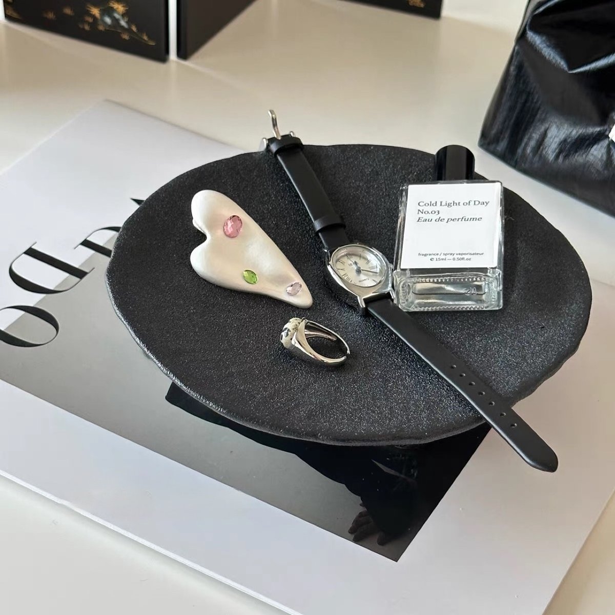 マットカラー 脚付き ラウンド アクセサリー トレイ 全2色 | 70PARK