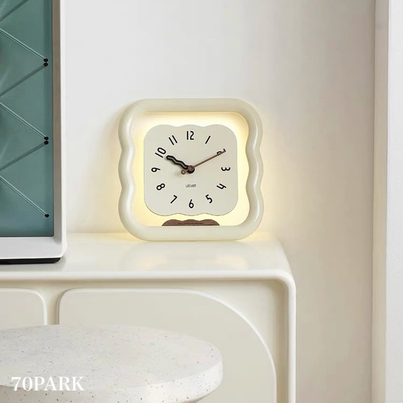 LEDライト付き ウエーブ クリア クロック 全3色 掛け時計 | 70PARK
