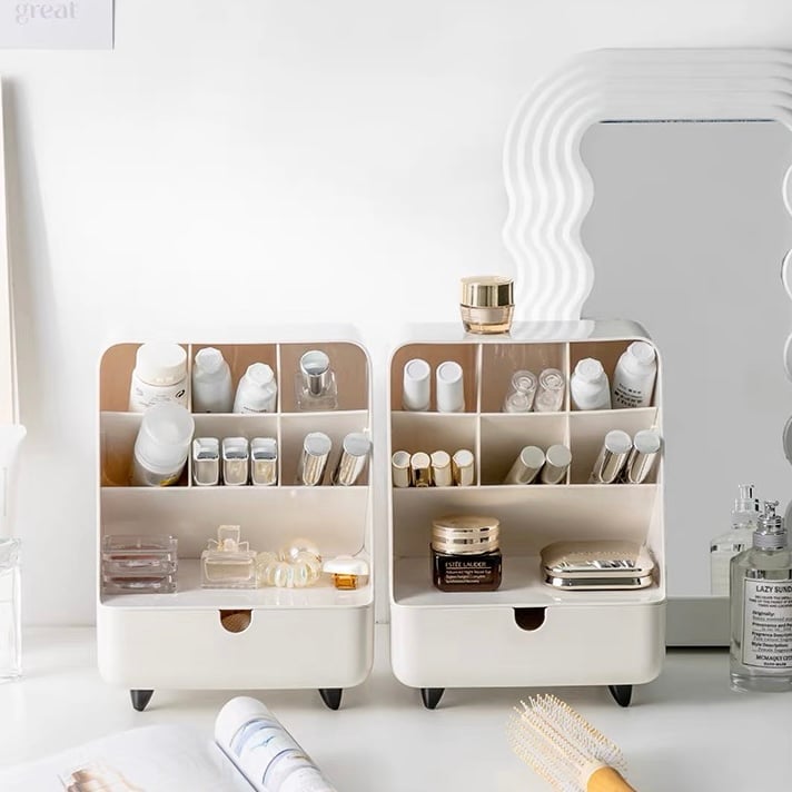 CHANEL ブラック収納ボックス 3仕切り　コスメスタンド CHANEL ブラック収納ボックス 3仕切り コスメスタンド - メルカリ